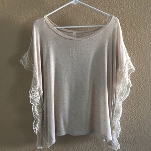 Blouse with lace